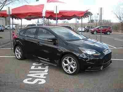 2013 Ford Focus ST; Recaro Seats; Black on Black; Navigation; Hatchback, image 9