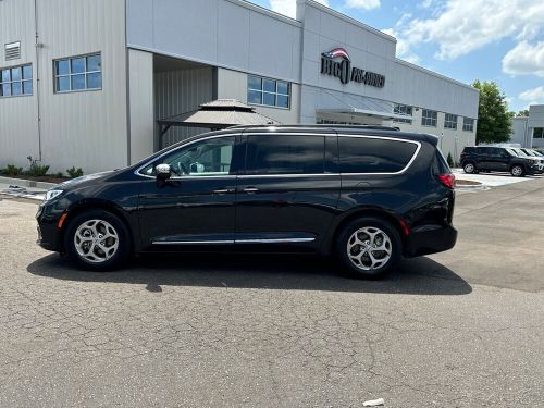 2022 chrysler pacifica limited