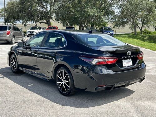 2022 toyota camry se