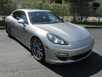 2011 porsche panamera 4 / with sunroof / fully loaded / low miles / one owner