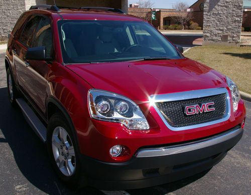 2011 gmc acadia, rear camer,backup parking sensors,powergate/warranty, rebuilt
