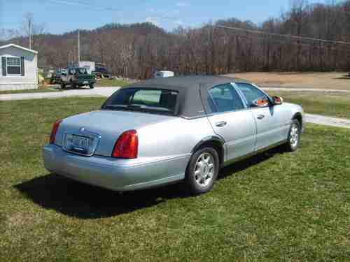 ((-- 2001 Lincoln Town Car Signature Sedan 4-Door 4.6L EXCELLENT CONDITION --)), image 9