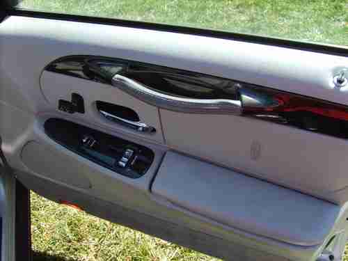 ((-- 2001 Lincoln Town Car Signature Sedan 4-Door 4.6L EXCELLENT CONDITION --)), image 10
