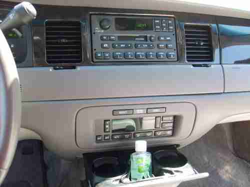 ((-- 2001 Lincoln Town Car Signature Sedan 4-Door 4.6L EXCELLENT CONDITION --)), image 13