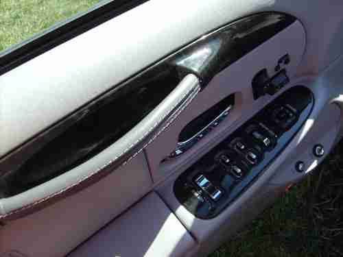 ((-- 2001 Lincoln Town Car Signature Sedan 4-Door 4.6L EXCELLENT CONDITION --)), image 15