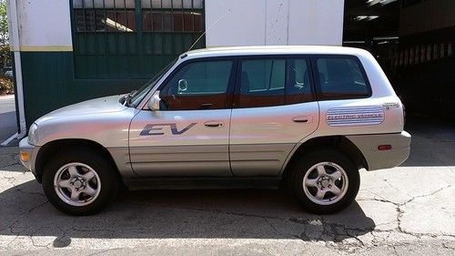 4 door automatic  silver great  condition  hard to find. electric car