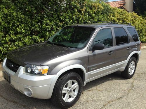 Hybrid escape southern california gray w/gray leather, navigation, garaged