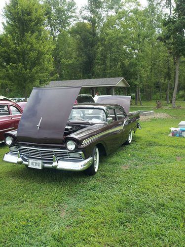 1957 ford fairlane 500 4.8l