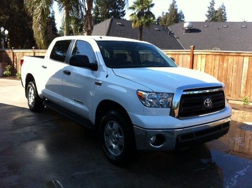 2011 toyota tundra sr5 extended crew cab pickup 4-door 5.7l
