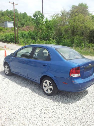 2005 chevrolet aveo ls sedan 4-door 1.6l