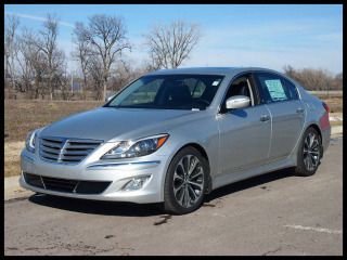 2013 hyundai genesis  r-spec / bluetooth / heated seats / telescoping steering