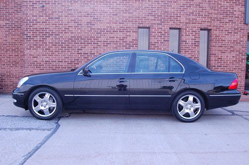 "no reserve" 18" upgraded chrome wheels low miles black on black