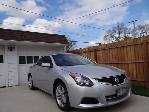 2010 nissan altima  coupe 2-door 2.5l