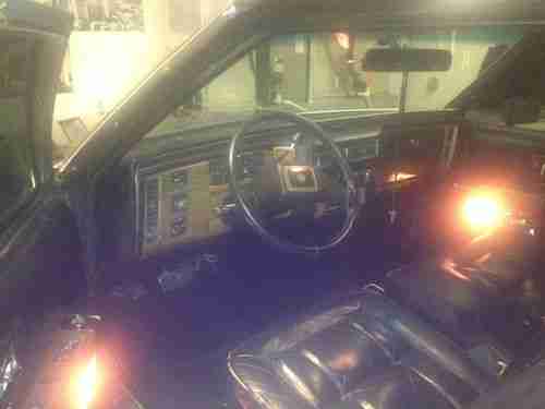 1984 Cadillac Fleetwood Brougham Coupe 2-Door, image 3