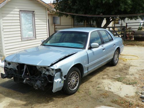 2002 ford crown victoria base