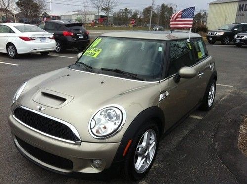 2010 mini cooper s hatchback 2-door 1.6l perfect condition