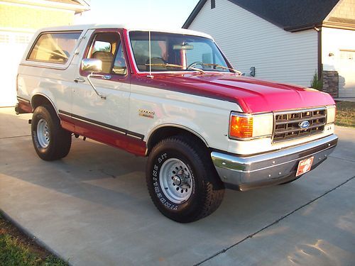 -- adult owned &amp; all stock 1990 ford bronco xlt 4x4--no rust!!!---must see!!!