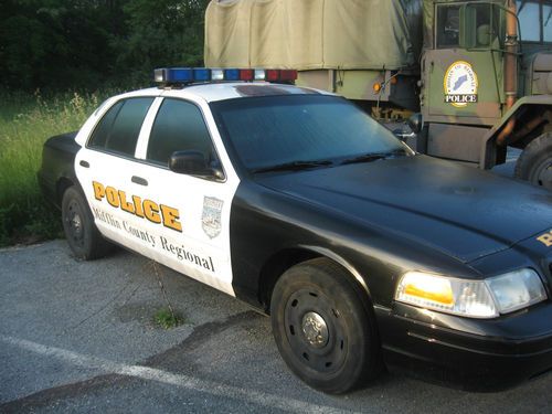 2003 and 2005 ford crown victoria police interceptors sedan 4-door 4.6l