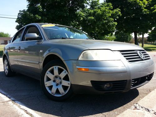 2002 volkswagen passat glx 4 motion sedan 4-door 2.8l