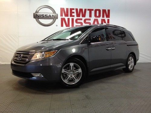2011 honda odysey touring laeather dvd clean carfax call today
