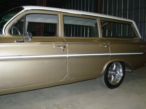 1961 Chevrolet parkwood / impala wagon, image 2