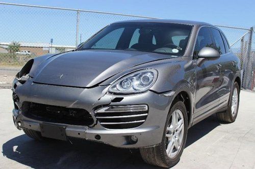 2012 porsche cayenne damaged salvage loaded runs! only 10k miles priced to sell!