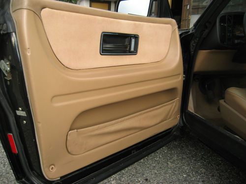 1989 Saab 900 Turbo Convertible 2-Door 2.0L 16 Valves Black Well-Maintained !!!, image 12