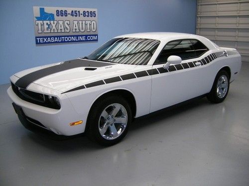 We finance!!  2012 dodge challenger r/t hemi auto push start paddles sport 1 own