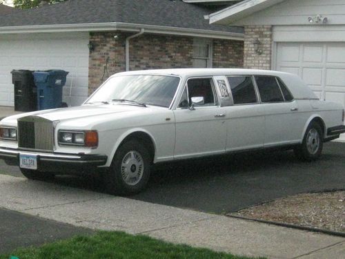 Limo white stretch