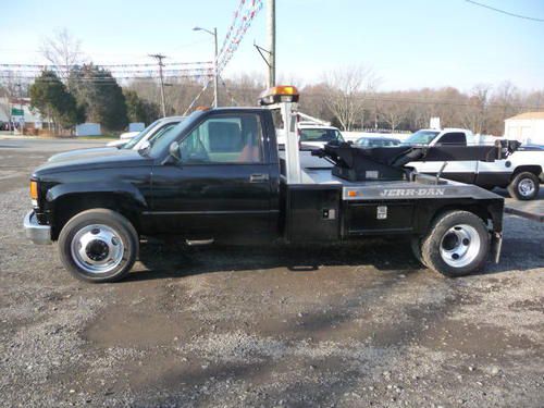 Chevrolet 3500 self loader recovery grab and go repo tow truck low miles gas n/r