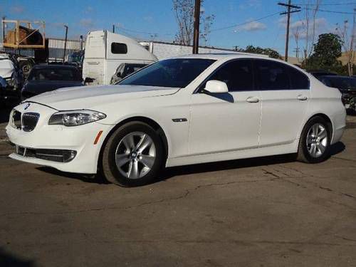 2011 bmw 528i damaged fixer new body loaded only 26k miles runs! navi system!!