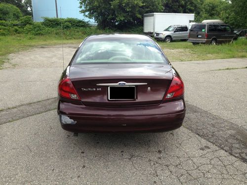 2001 Ford Taurus SE 2-Valve Sedan 4-Door 3.0L (W6201208), image 2