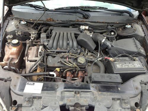 2001 Ford Taurus SE 2-Valve Sedan 4-Door 3.0L (W6201208), image 5