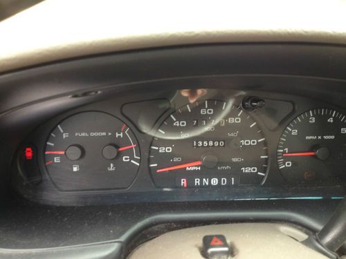 2001 Ford Taurus SE 2-Valve Sedan 4-Door 3.0L (W6201208), image 7