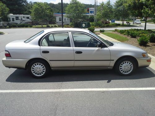 1997 toyota corolla base sedan 4-door 1.6l