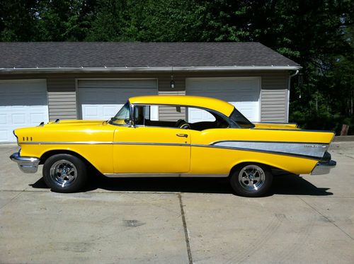 1957 chevrolet bel air base hardtop 2-door 440/727