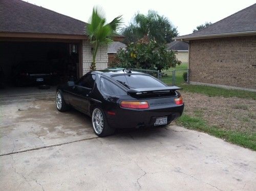 Porsche 928