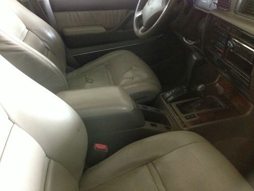 1996 Toyota Land Cruiser Base Sport Utility 4-Door 4.5L, image 4