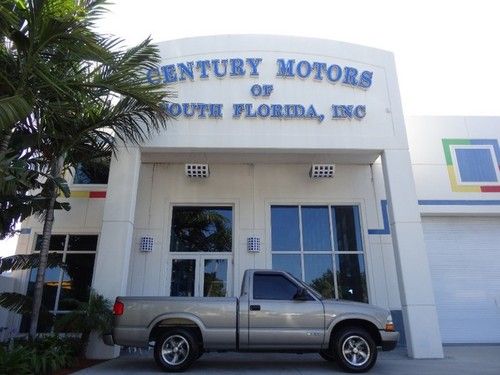 2003 chevrolet s-10 reg cab 108 wb low miles