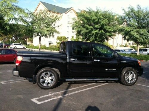 2010 nissan titan le crew cab pickup 4-door 5.6l