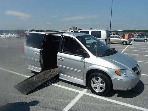 05 dodge grand caravan sxt handicap van wheel chair ramp 56000 miles