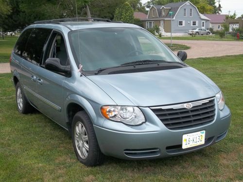 2006 chrysler town &amp; country touring