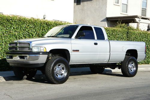 Extended cab long bed 4x4 cummins 5.9l diesel 24-valve slt 118k miles .. mint!!