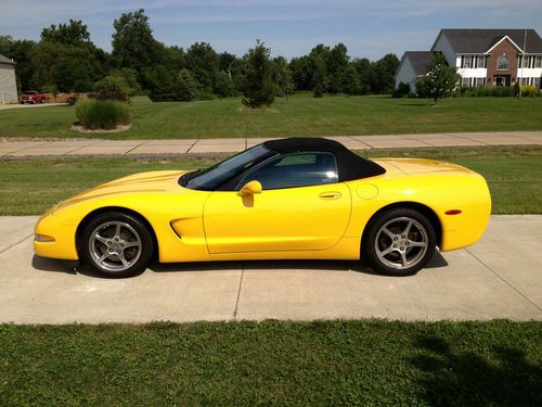 2003 chevrolet corvette base convertible 2-door 5.7l
