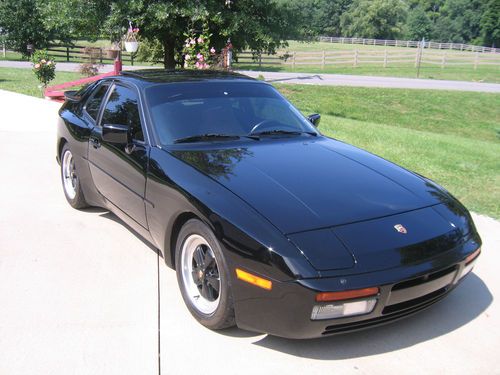 1986 porsche 944 turbo coupe 2-door 2.5l low miles nice !