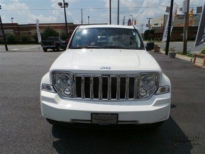 white Sport SUV 3.7L automatic A/C ABS low miles clean car fax new tires MP3, image 3