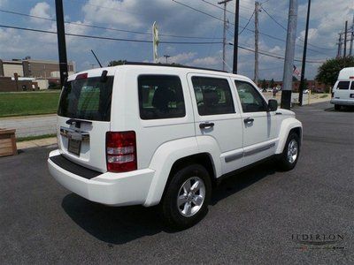 white Sport SUV 3.7L automatic A/C ABS low miles clean car fax new tires MP3, image 16