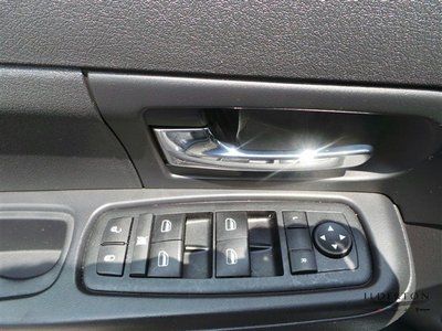 white Sport SUV 3.7L automatic A/C ABS low miles clean car fax new tires MP3, image 19