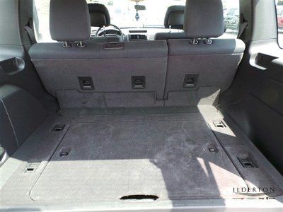 white Sport SUV 3.7L automatic A/C ABS low miles clean car fax new tires MP3, image 20