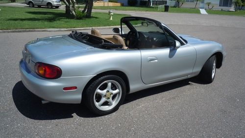 Very nice 2000 mazda miata ls, no accidents, no reserve!!